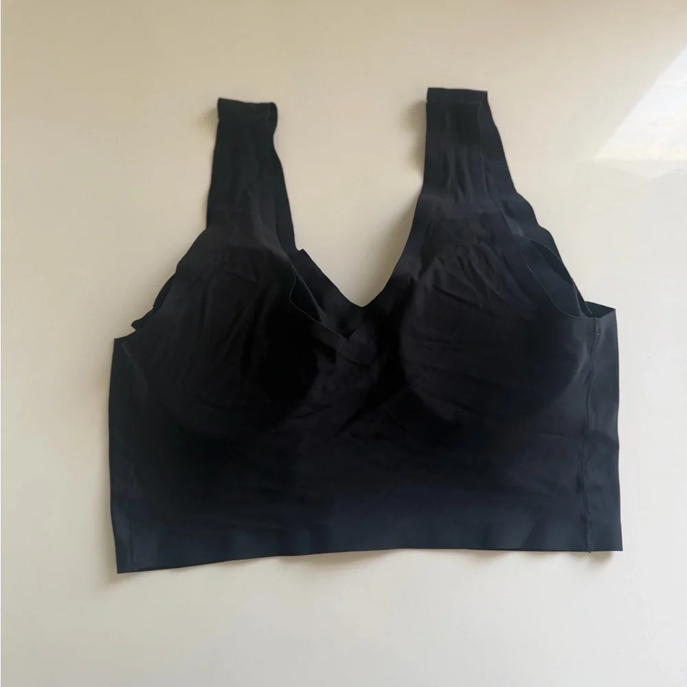 Marilyn Monroe Black Seamless Bra NWOT - Picture 3 of 4